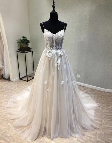 Beautiful Wedding Dresses A-line Brush Train Spaghetti Straps Long Sexy Lace Bridal Gown JKS274