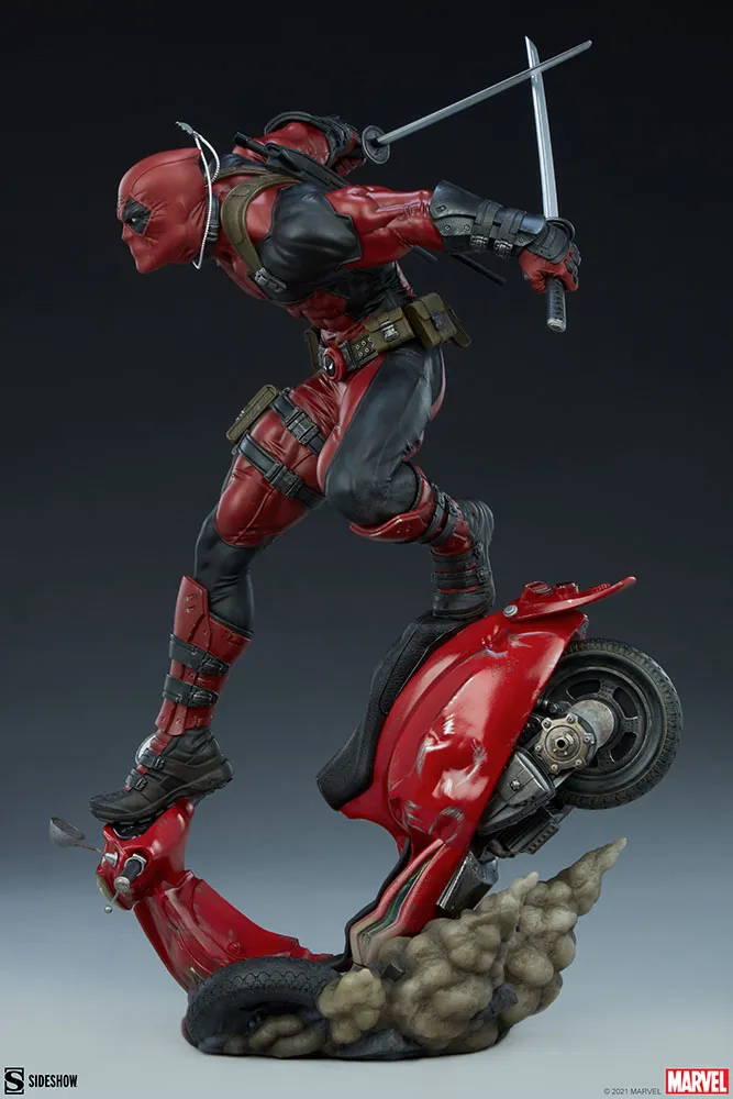 Deadpool Premium Format™ Figure