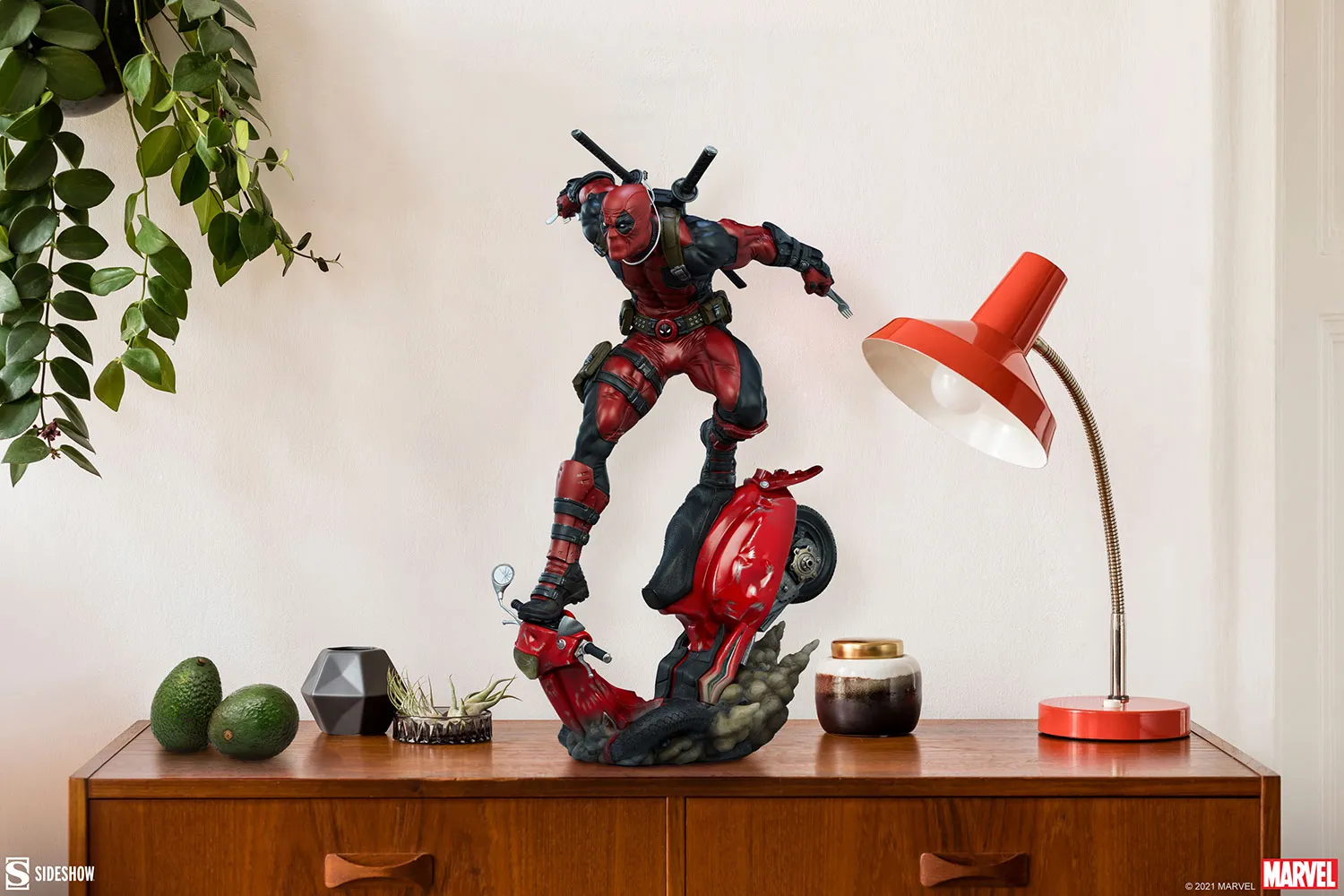 Deadpool Premium Format™ Figure