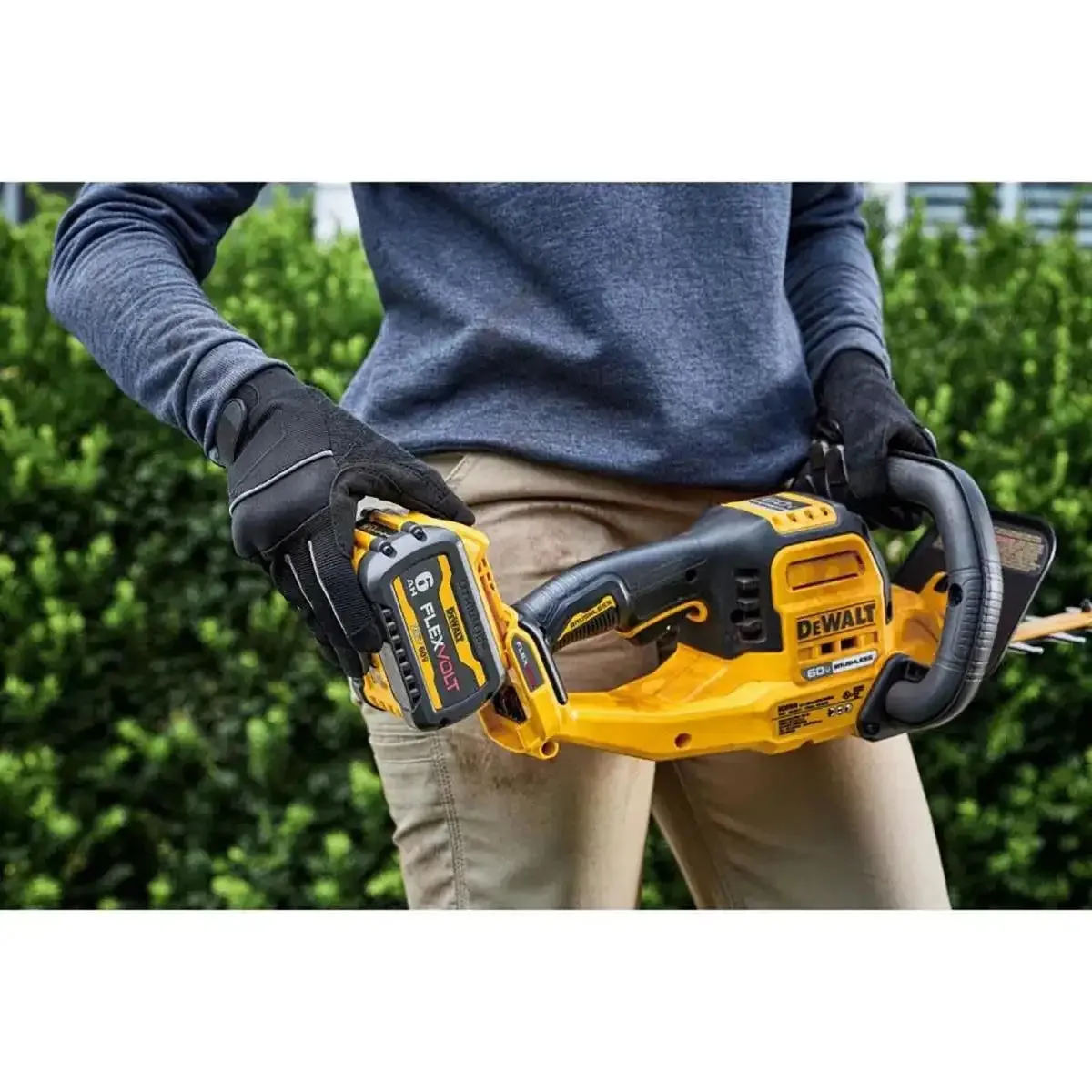 DeWalt 60V MAX Battery Powered Hedge Trimmer Kit