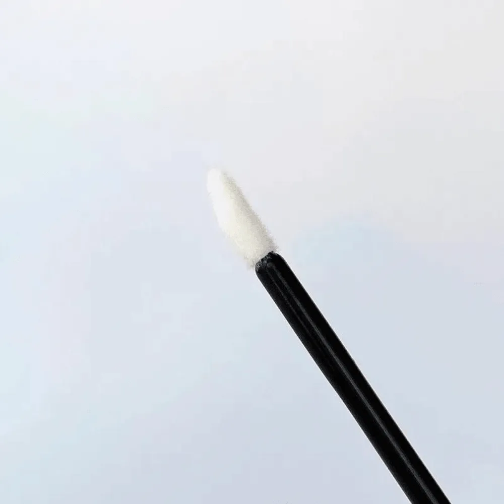 Eyelash brush