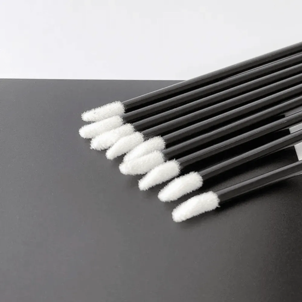 Eyelash brush