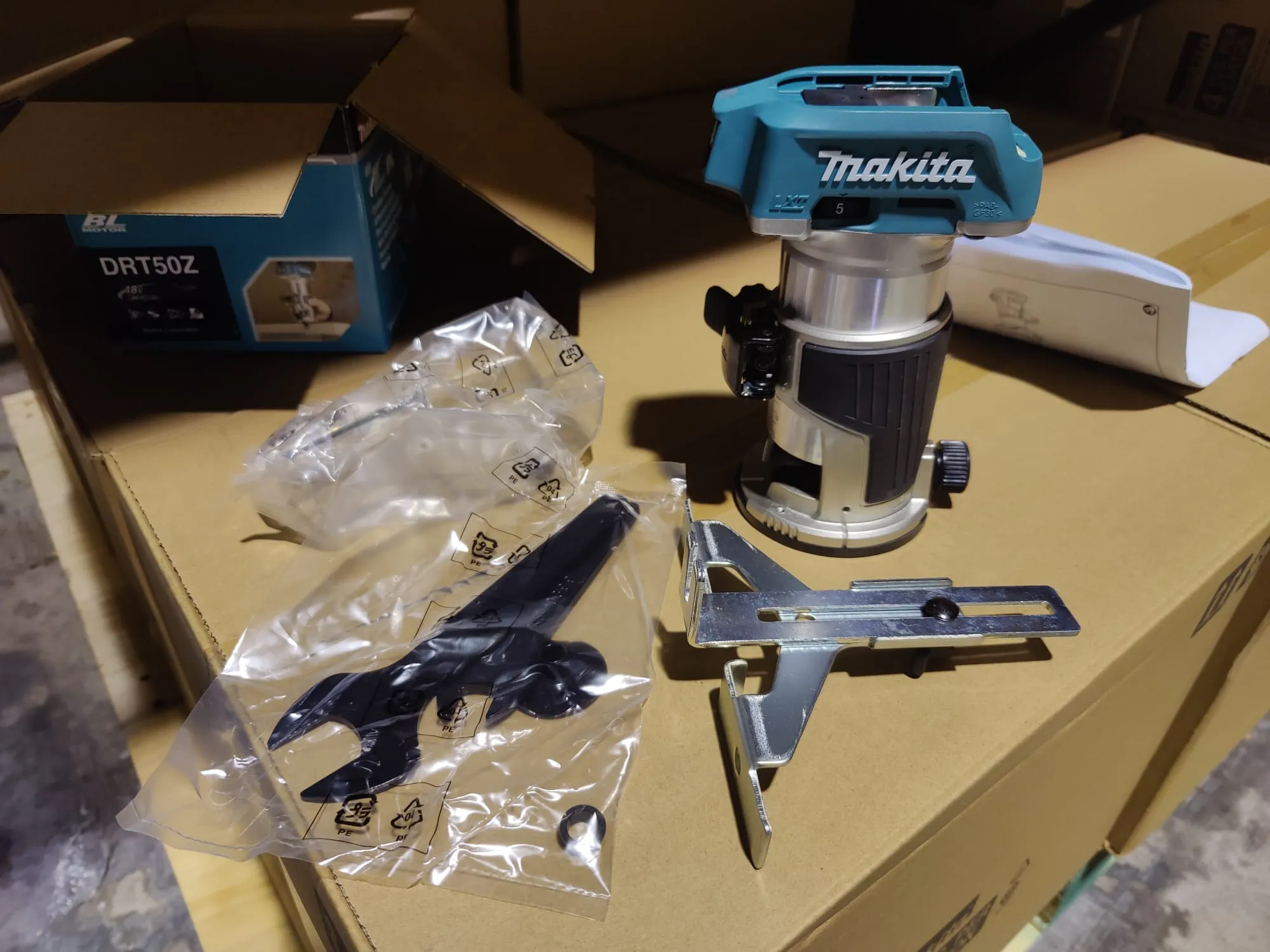 Makita 18V DRT50Z Cordless Trimmer (Bare Unit) | Model : M-DRT50Z