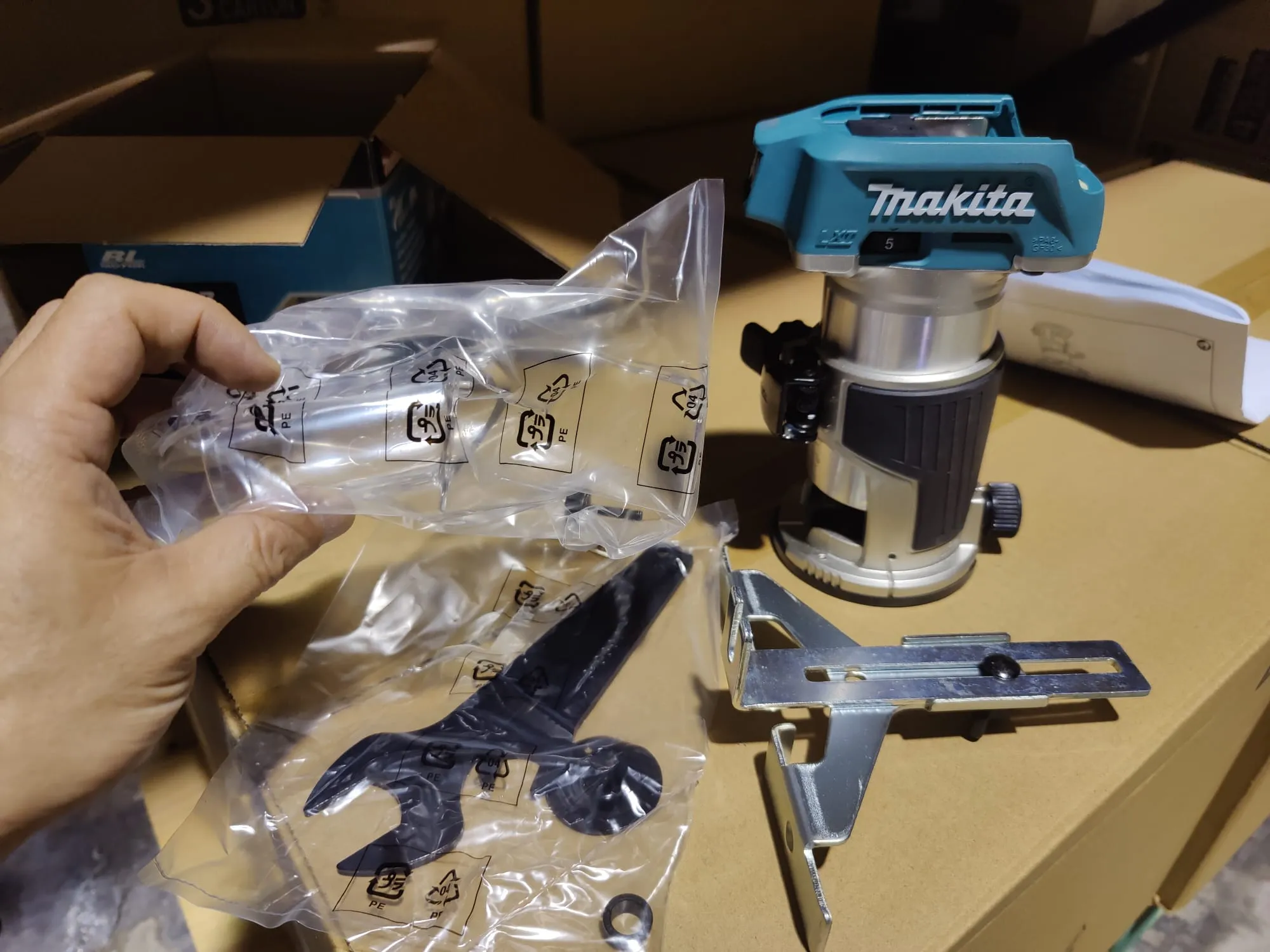 Makita 18V DRT50Z Cordless Trimmer (Bare Unit) | Model : M-DRT50Z