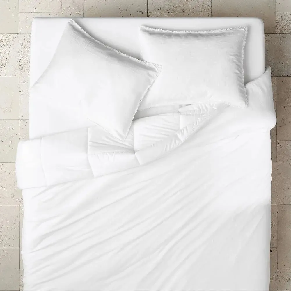 New - Casaluna Comforter Set Heavyweight Down Alternative, White, King/California King