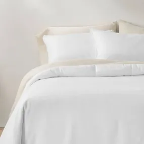 New - Casaluna Comforter Set Heavyweight Down Alternative, White, King/California King