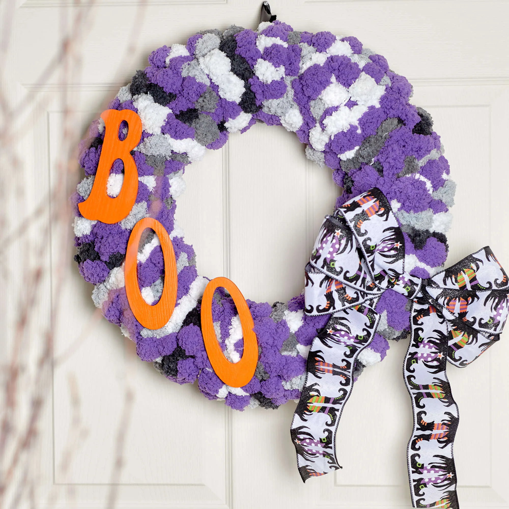 Red Heart Craft Boo Halloween Wreath