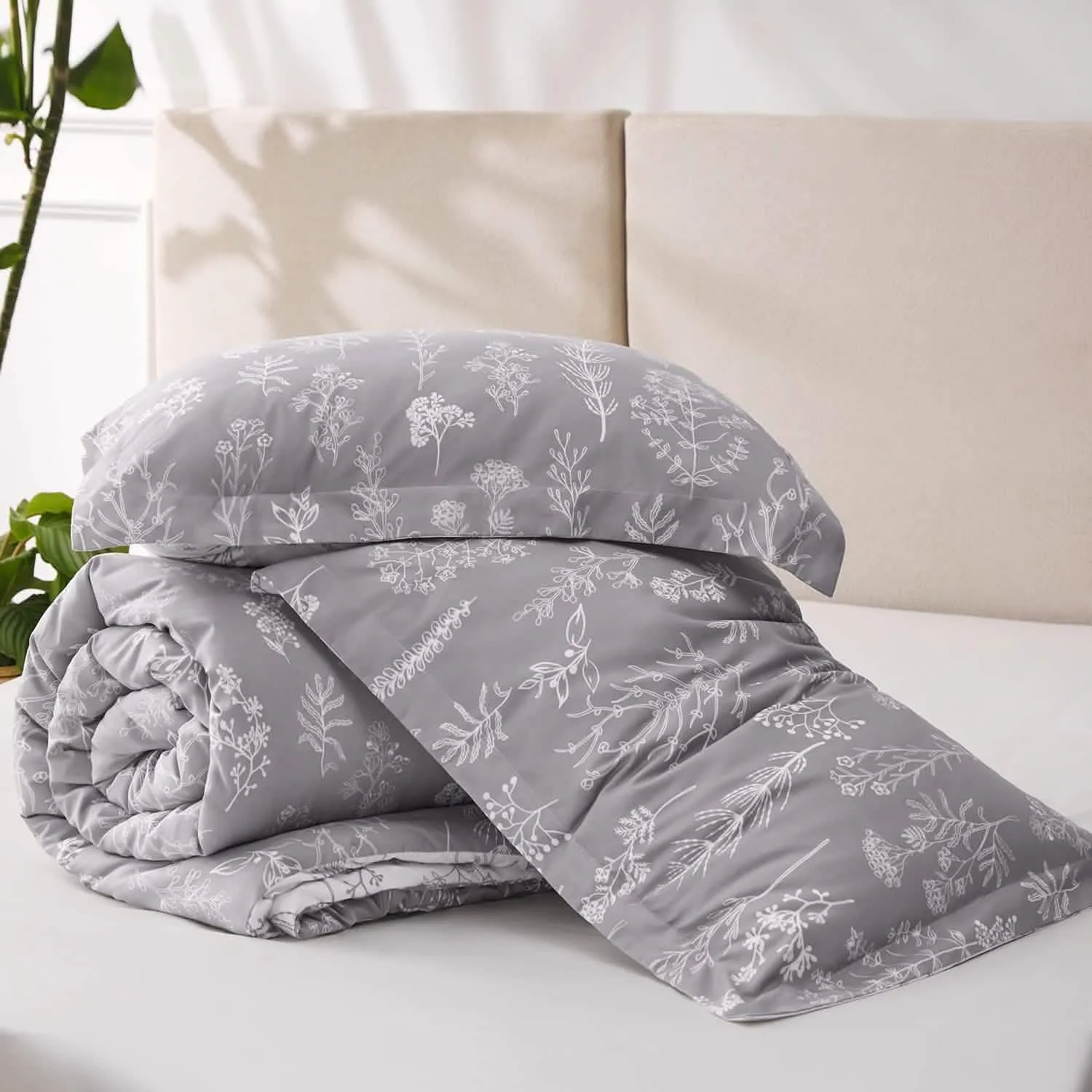 Reversible Floral Print Comforter Set