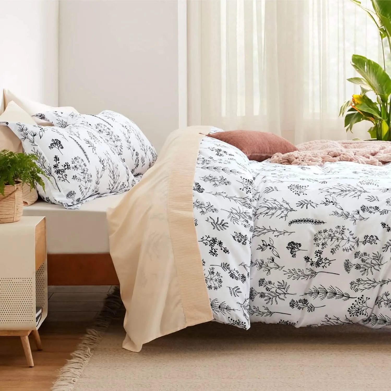 Reversible Floral Print Comforter Set