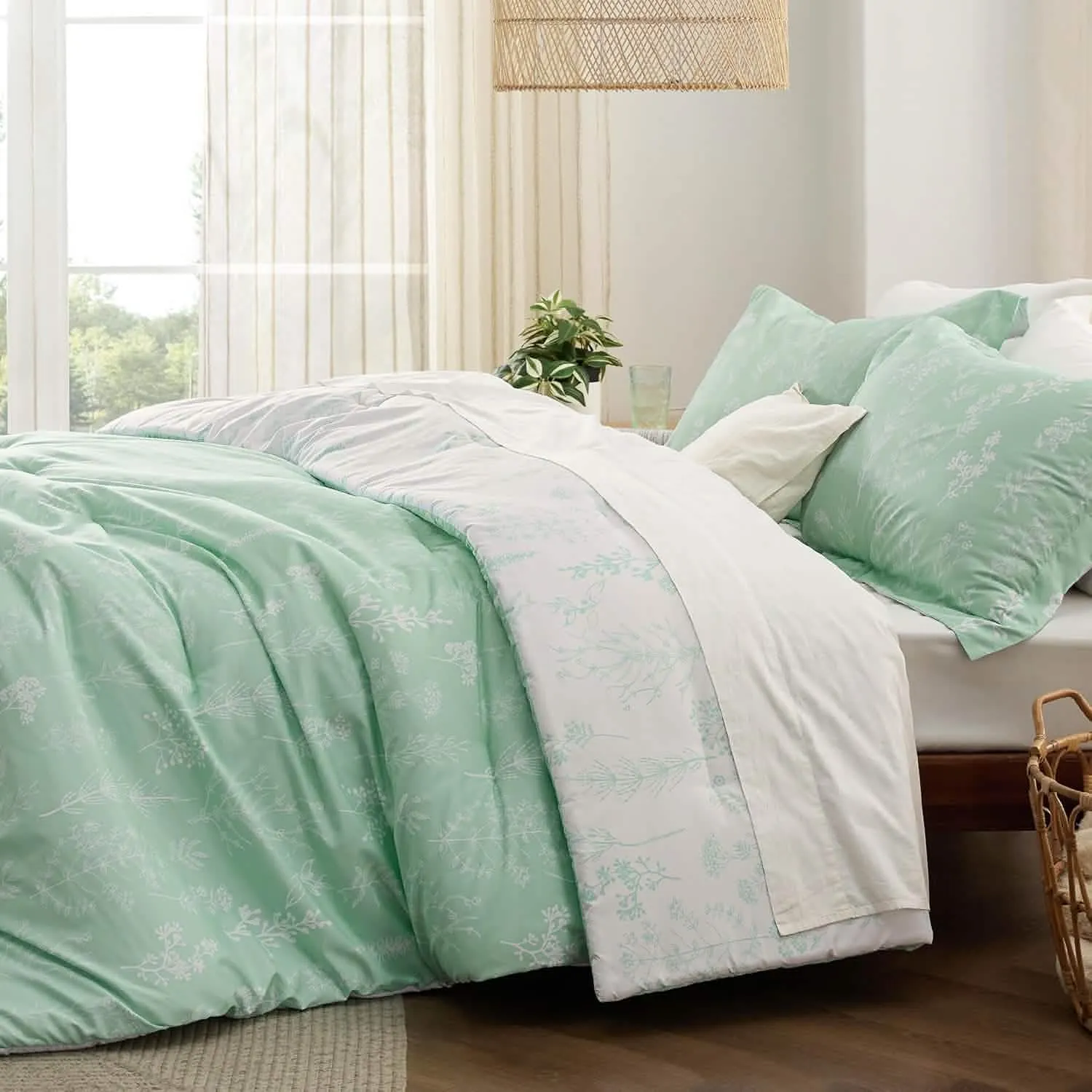 Reversible Floral Print Comforter Set