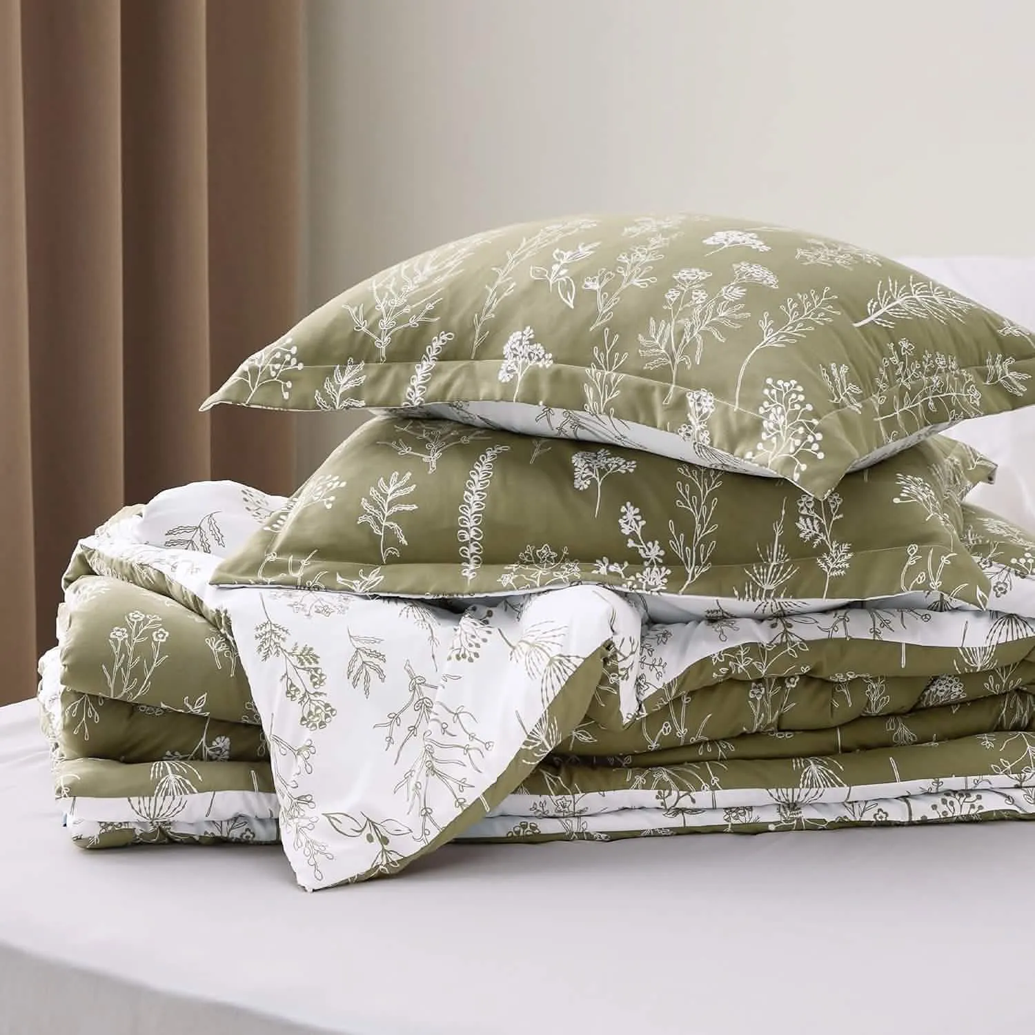 Reversible Floral Print Comforter Set