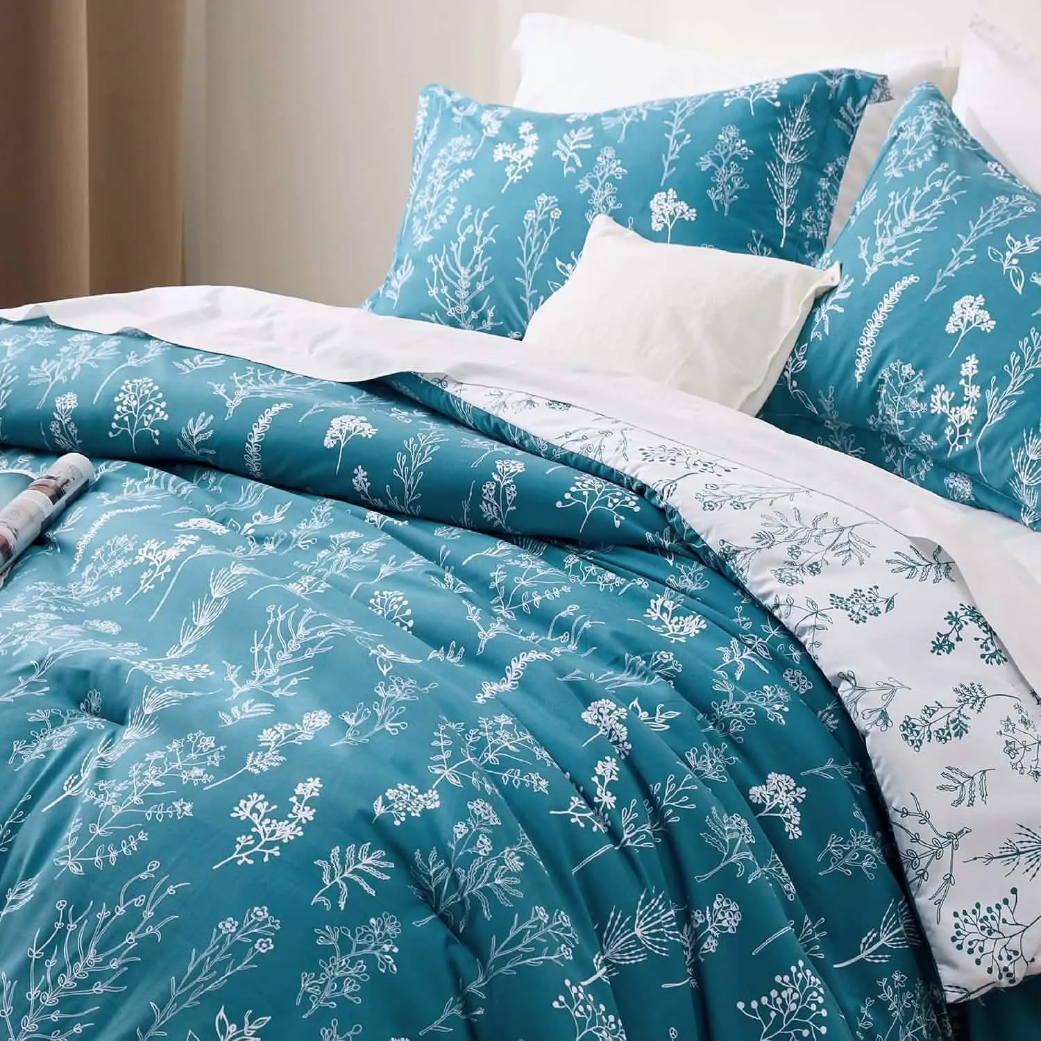 Reversible Floral Print Comforter Set