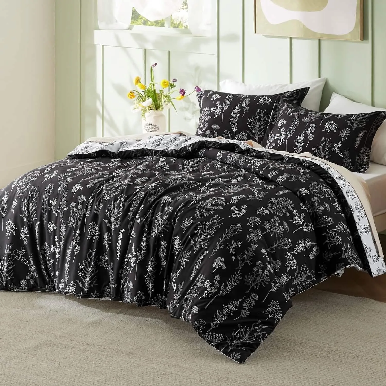 Reversible Floral Print Comforter Set