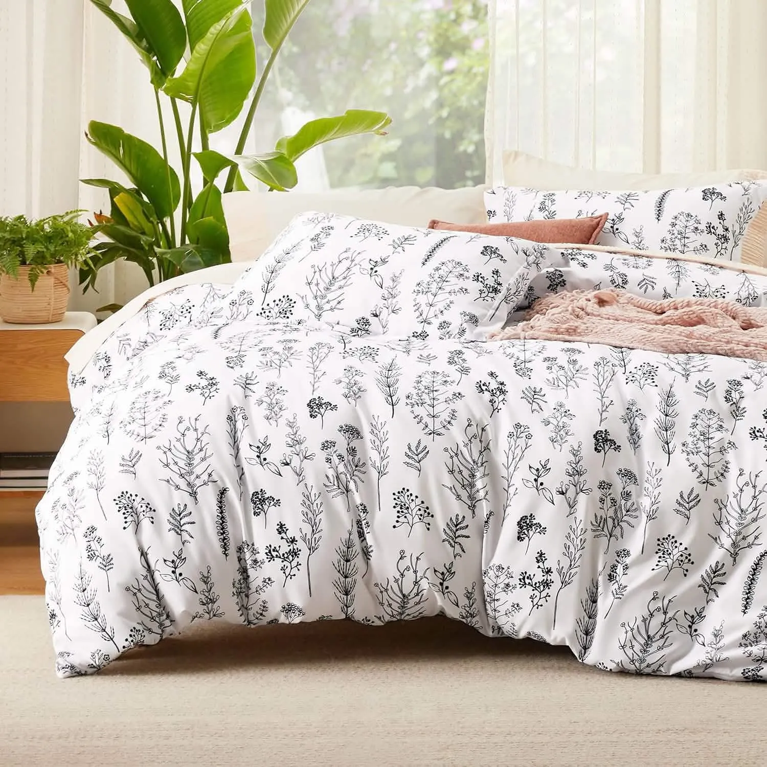 Reversible Floral Print Comforter Set