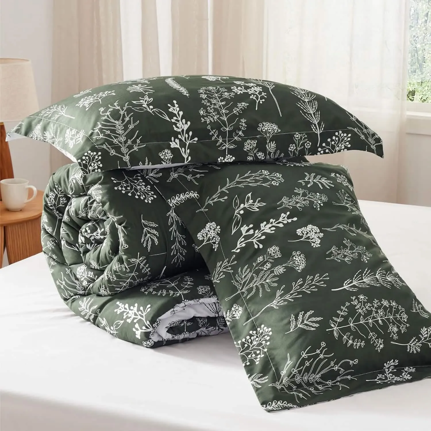 Reversible Floral Print Comforter Set