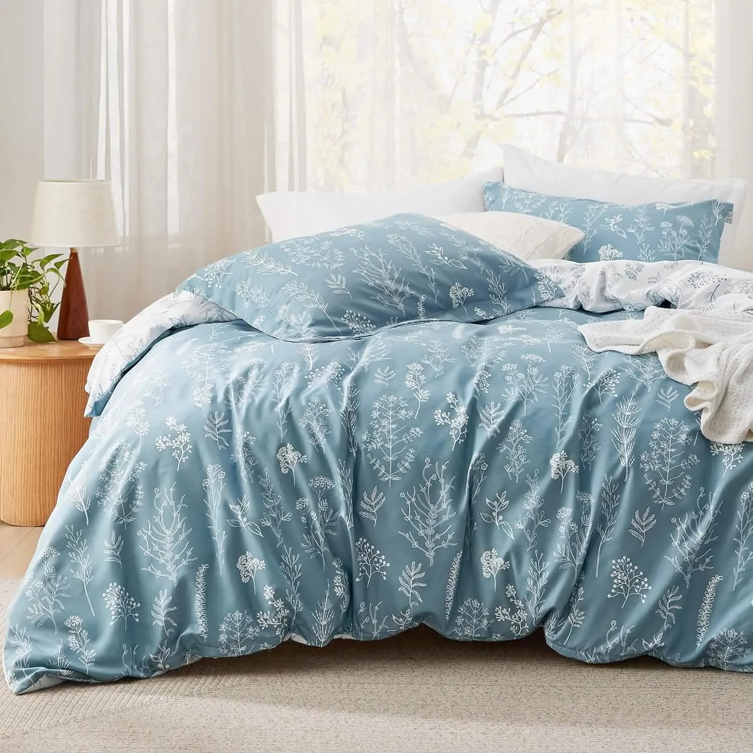 Reversible Floral Print Comforter Set