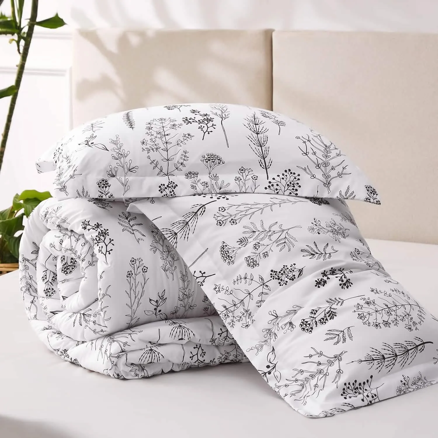 Reversible Floral Print Comforter Set