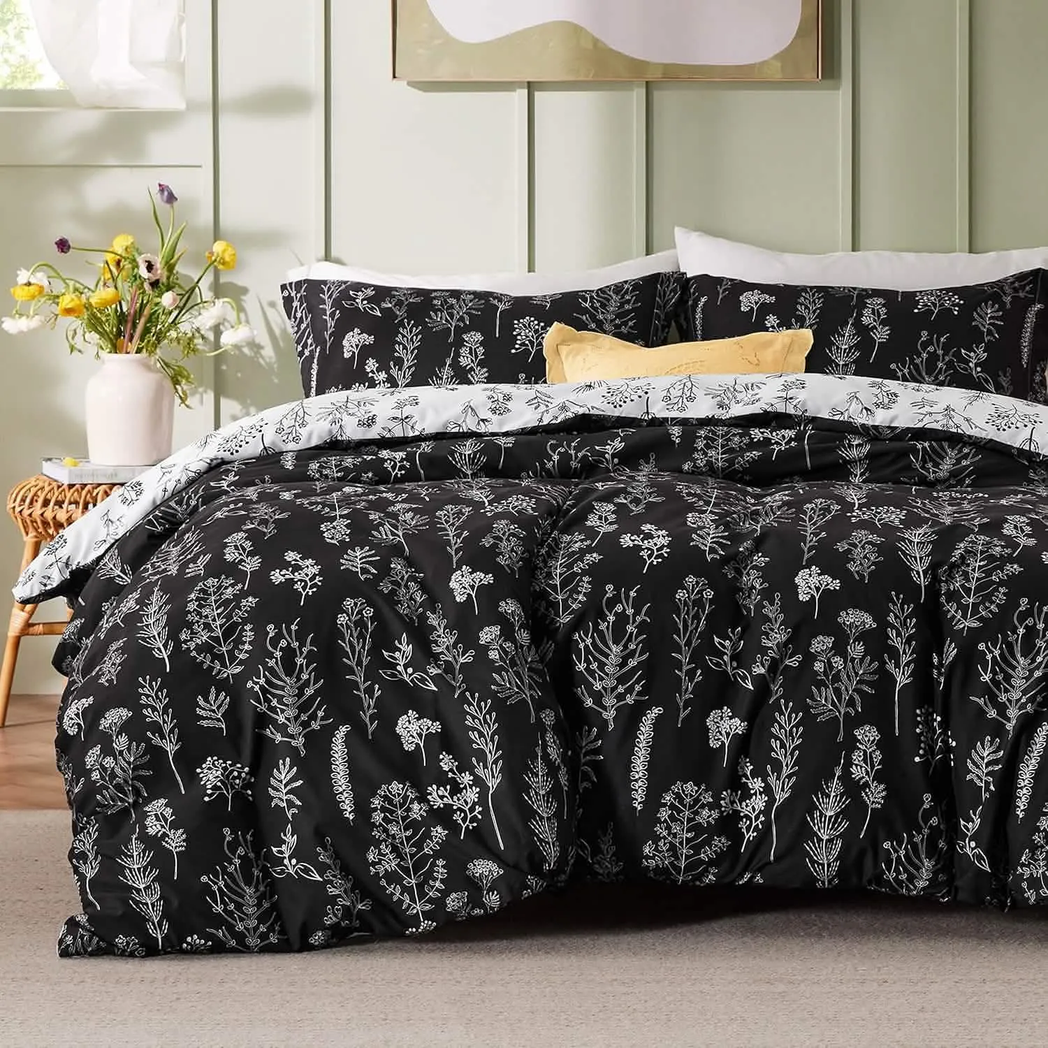 Reversible Floral Print Comforter Set