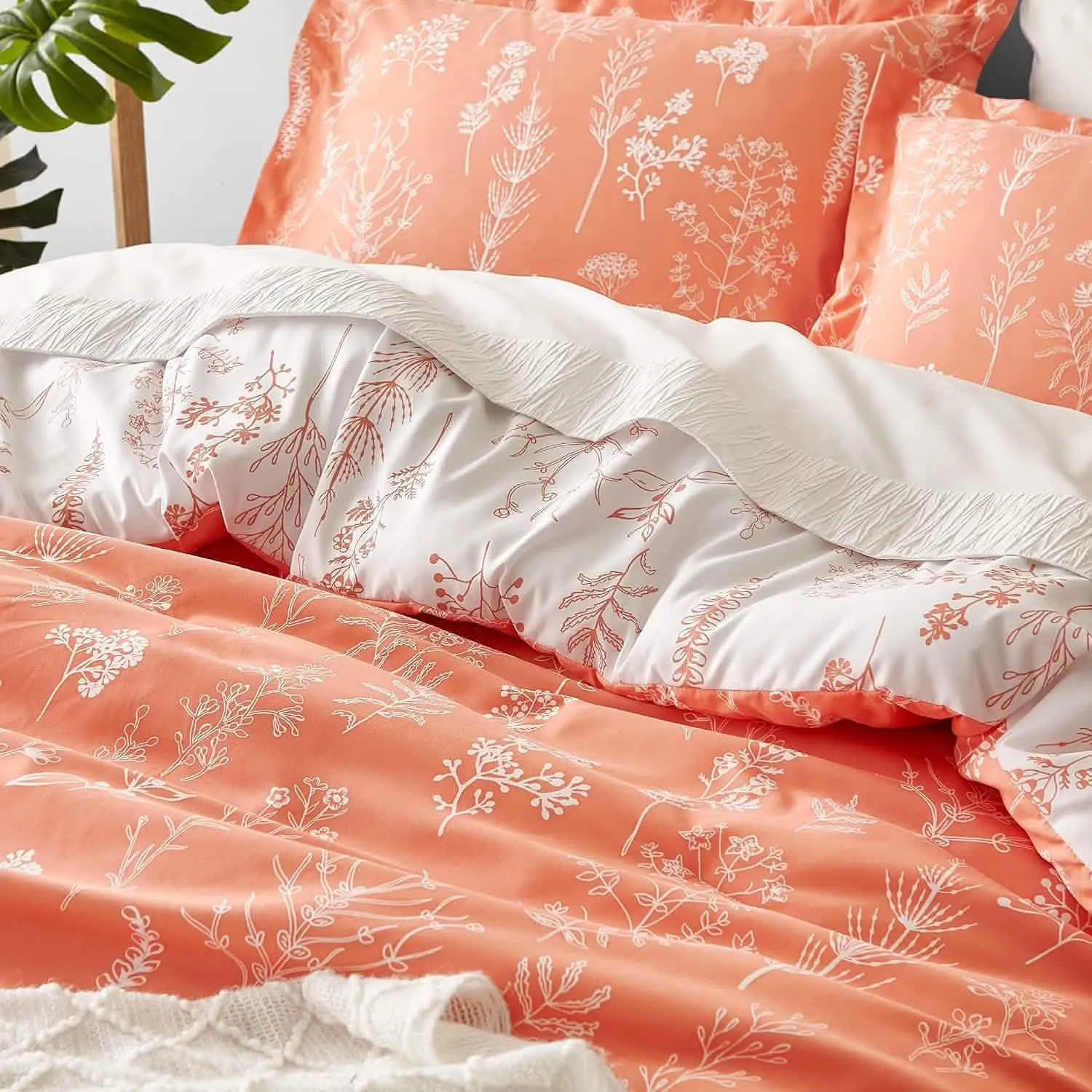 Reversible Floral Print Comforter Set